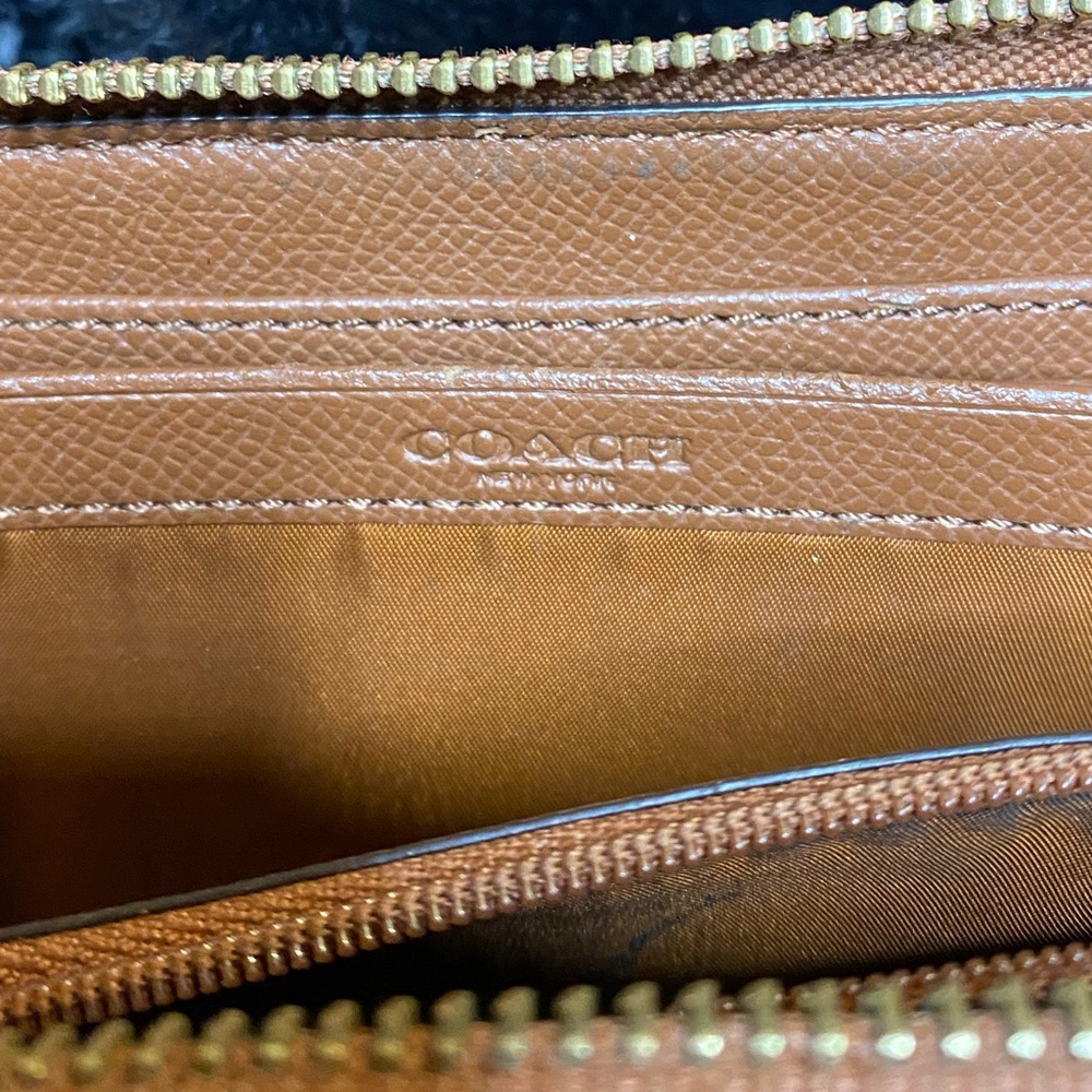 Coach Wallet - Picture 3 of 4
